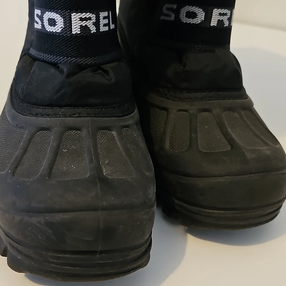 Sorel Childrens Cub black snow boots.  Size 1